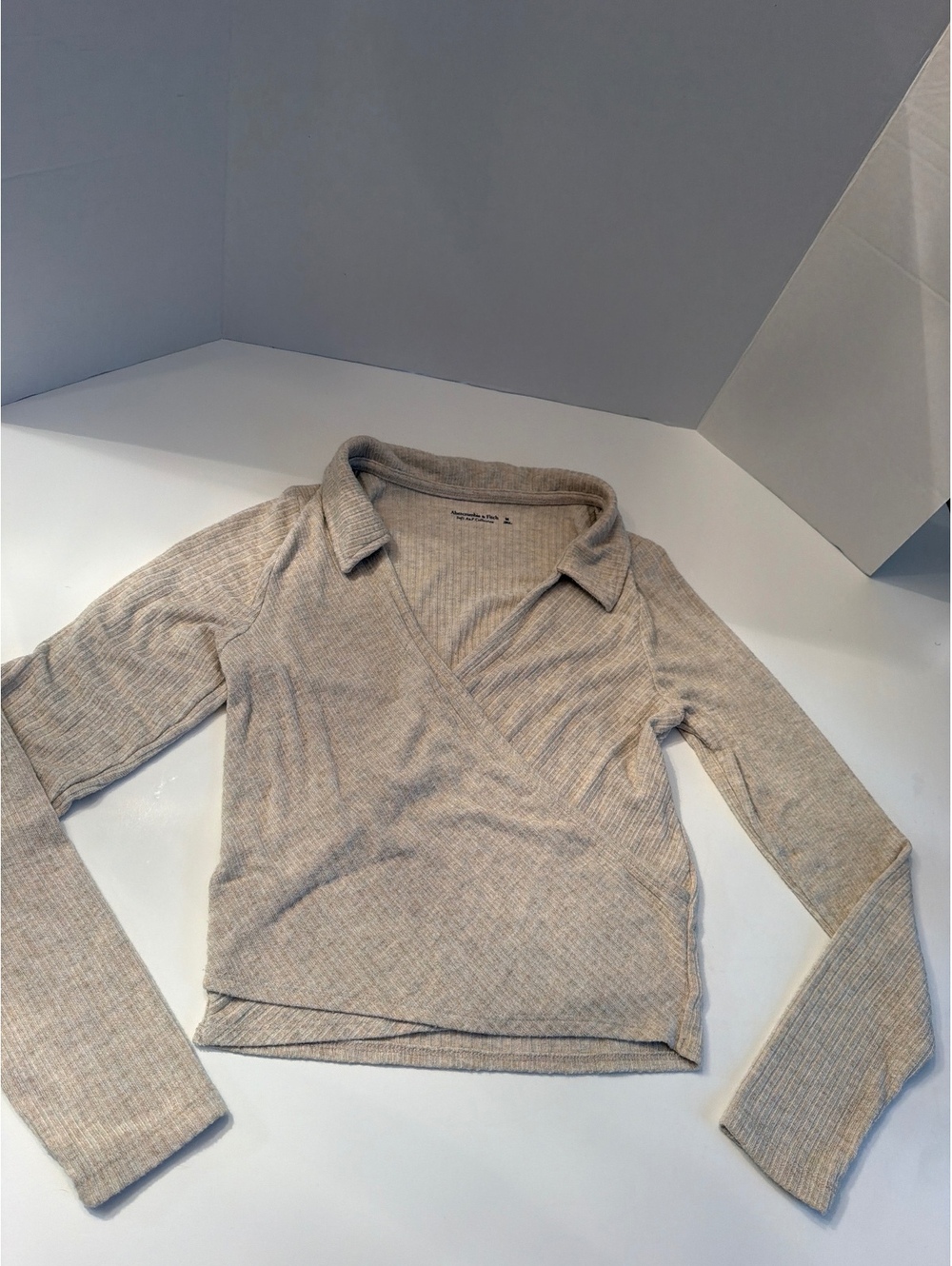 Abercrombie & Fitch Soft A&F collection ribbed knit wrap top crème size M